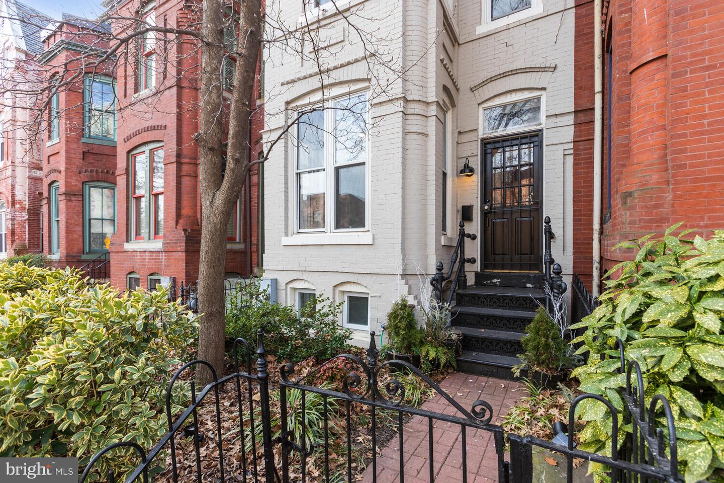 726 3RD STREET NE