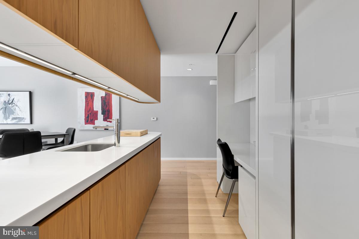 925 H STREET NW Unit: 709