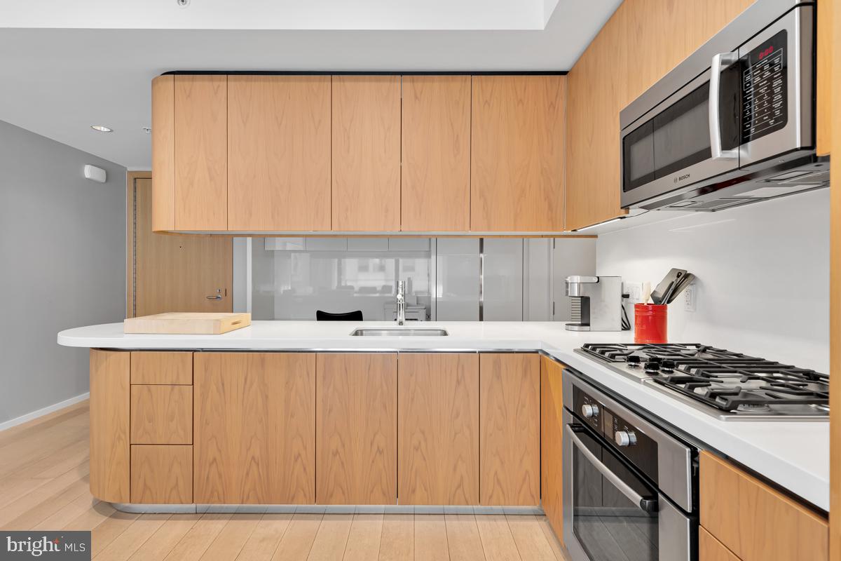 925 H STREET NW Unit: 709