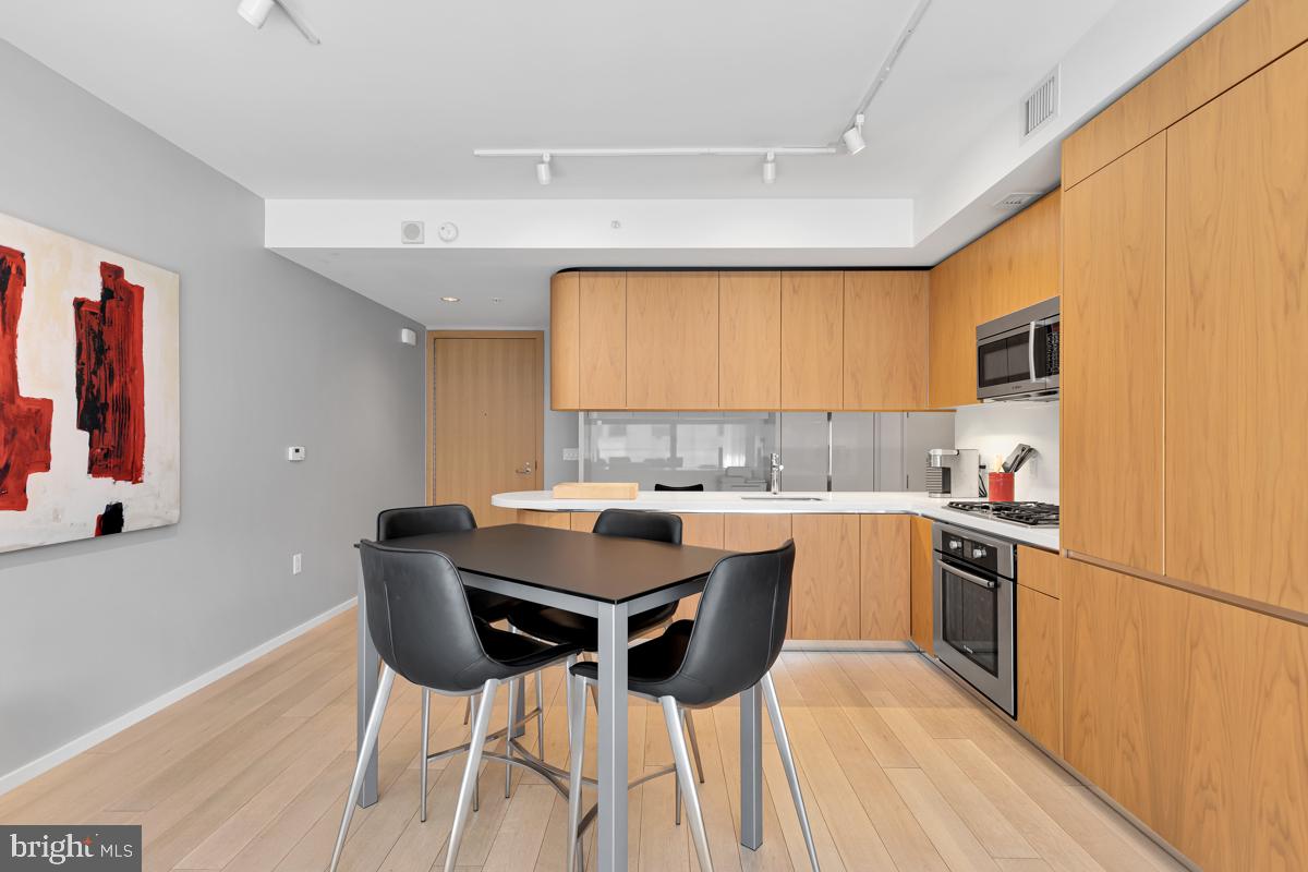 925 H STREET NW Unit: 709