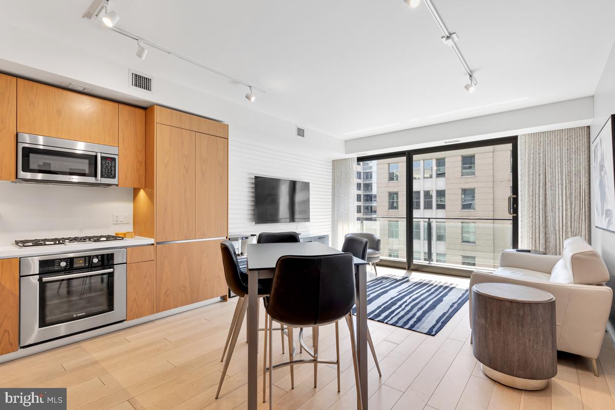925 H STREET NW Unit: 709