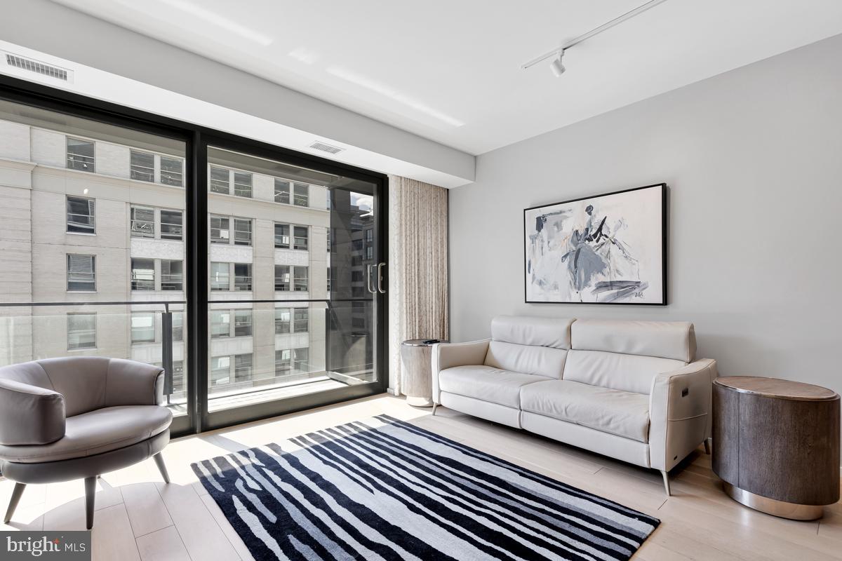 925 H STREET NW Unit: 709