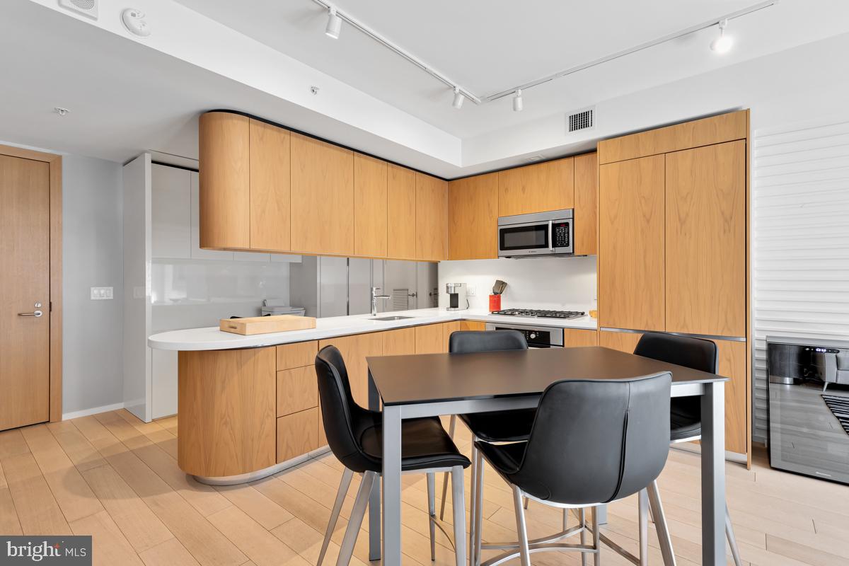 925 H STREET NW Unit: 709