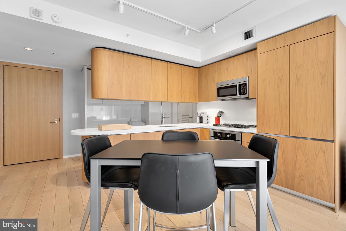 925 H STREET NW Unit: 709