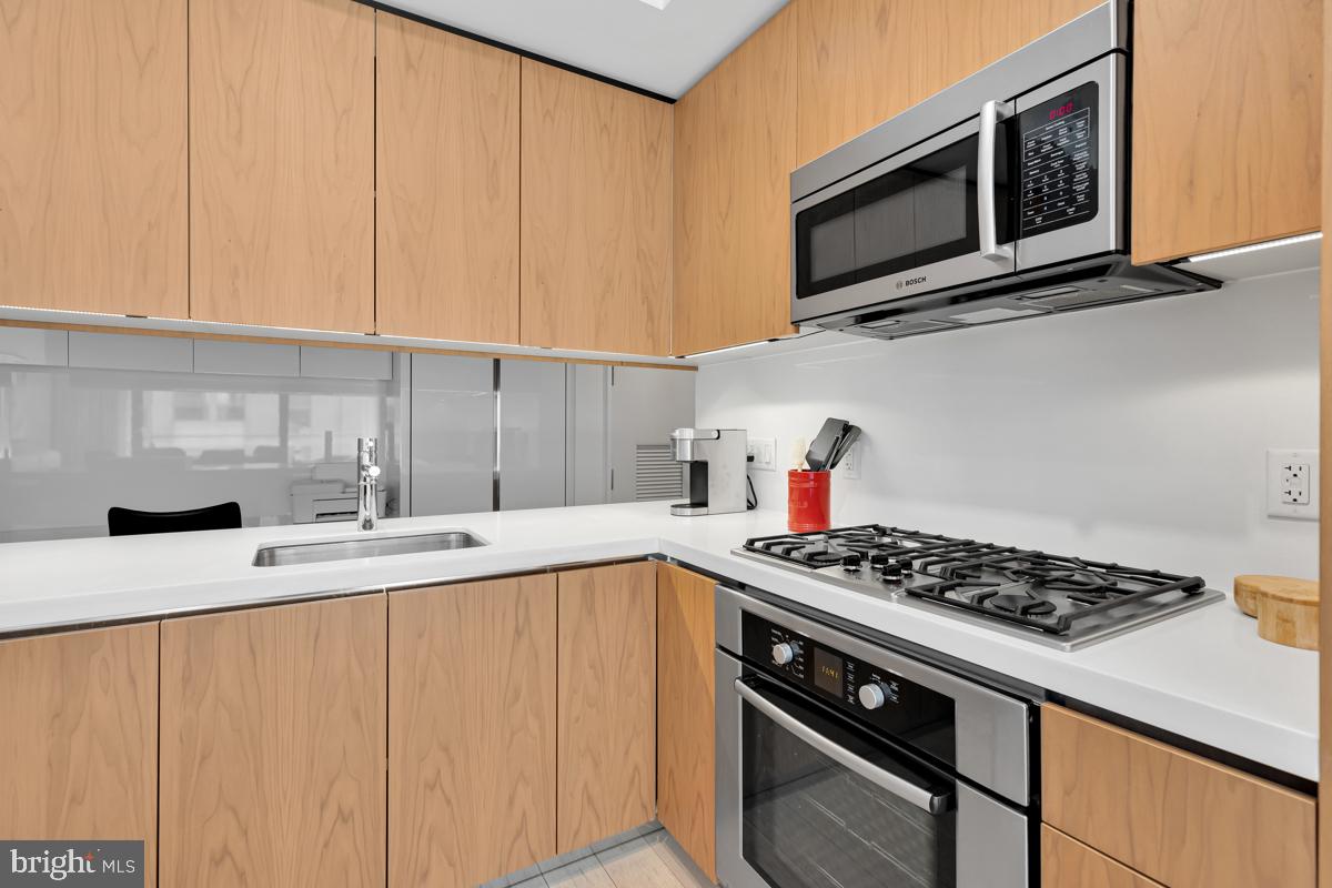 925 H STREET NW Unit: 709