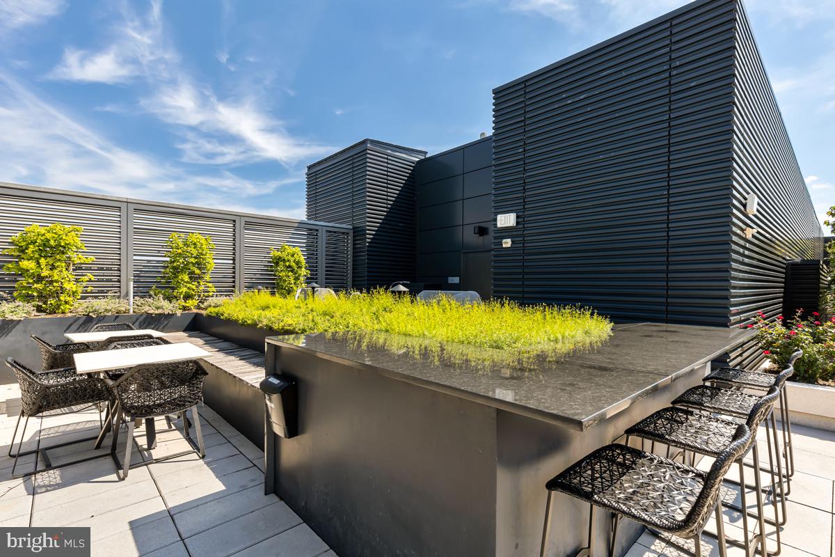 925 H STREET NW Unit: 709