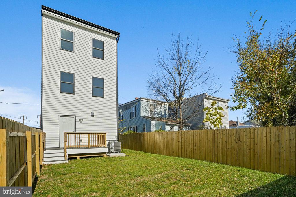 4421 KANE PLACE NE