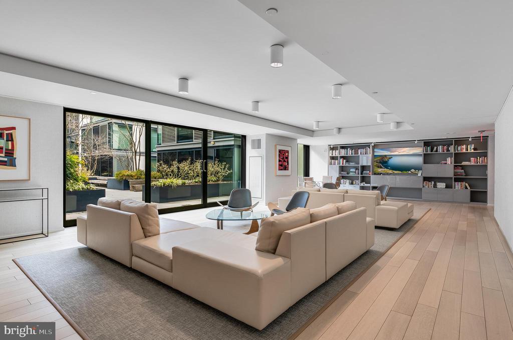 920 I STREET NW Unit: 812