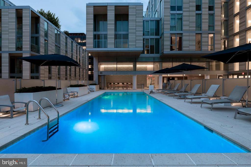 920 I STREET NW Unit: 812