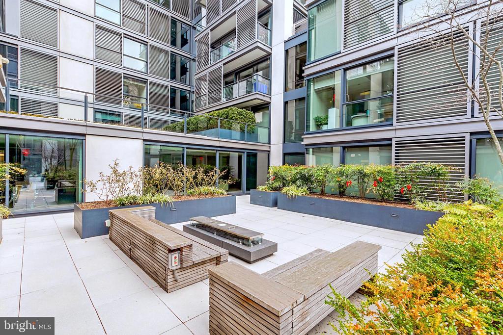 920 I STREET NW Unit: 812