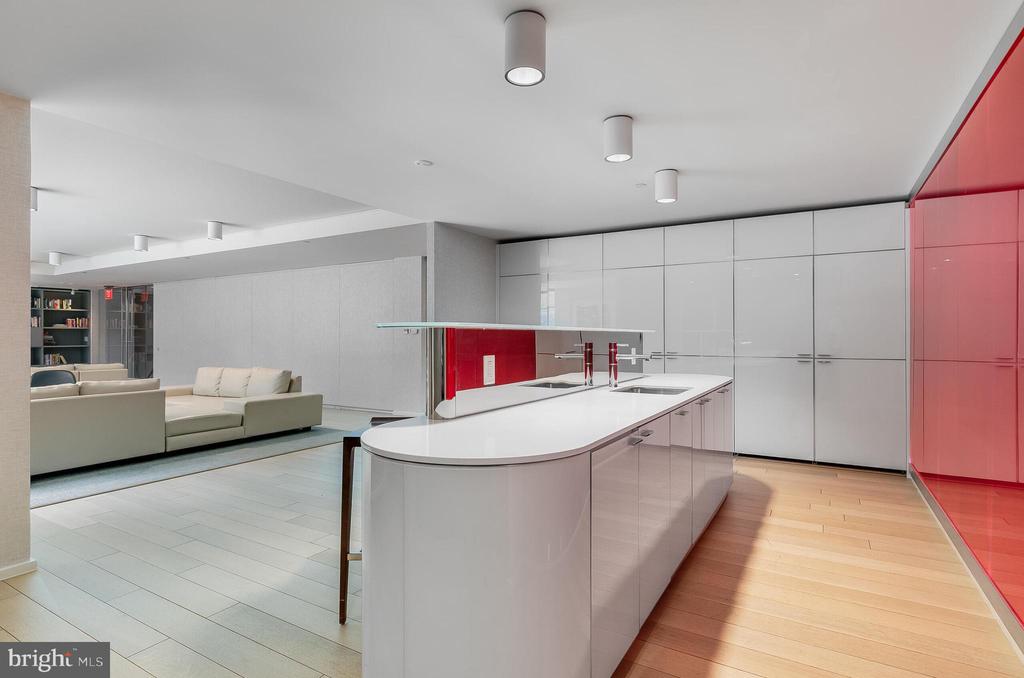 920 I STREET NW Unit: 812