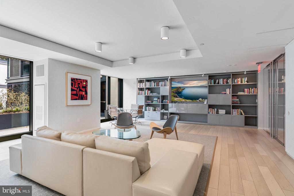 920 I STREET NW Unit: 812
