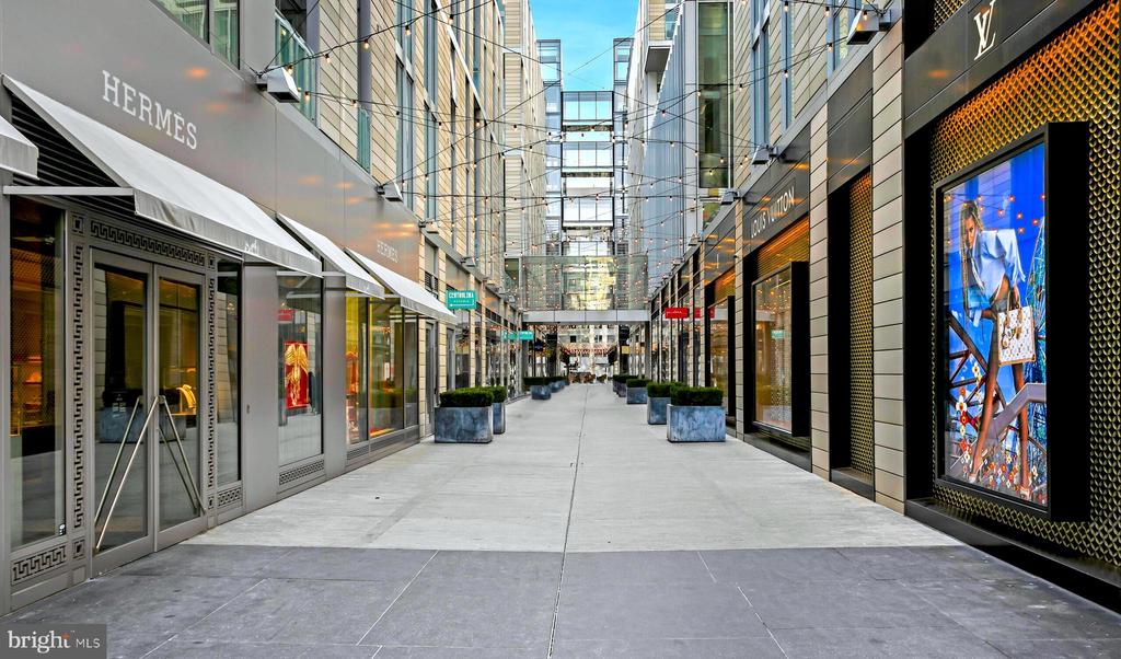 920 I STREET NW Unit: 812