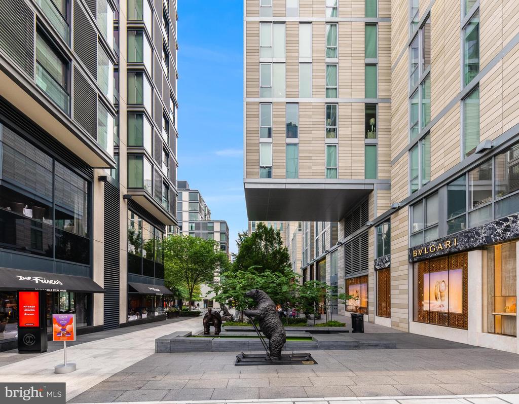 920 I STREET NW Unit: 812