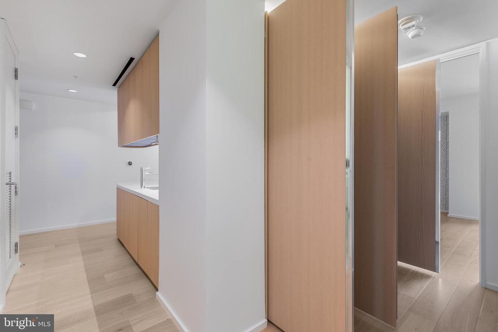 920 I STREET NW Unit: 812