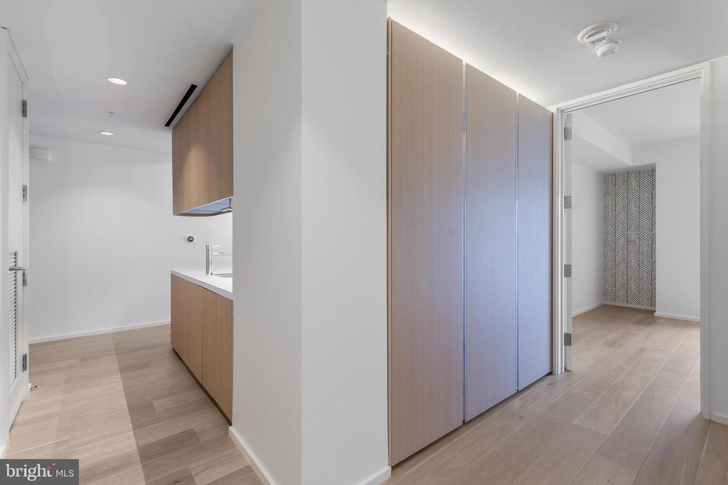 920 I STREET NW Unit: 812
