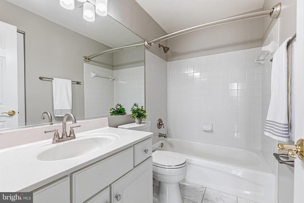 2407 20TH STREET NW Unit: 1096