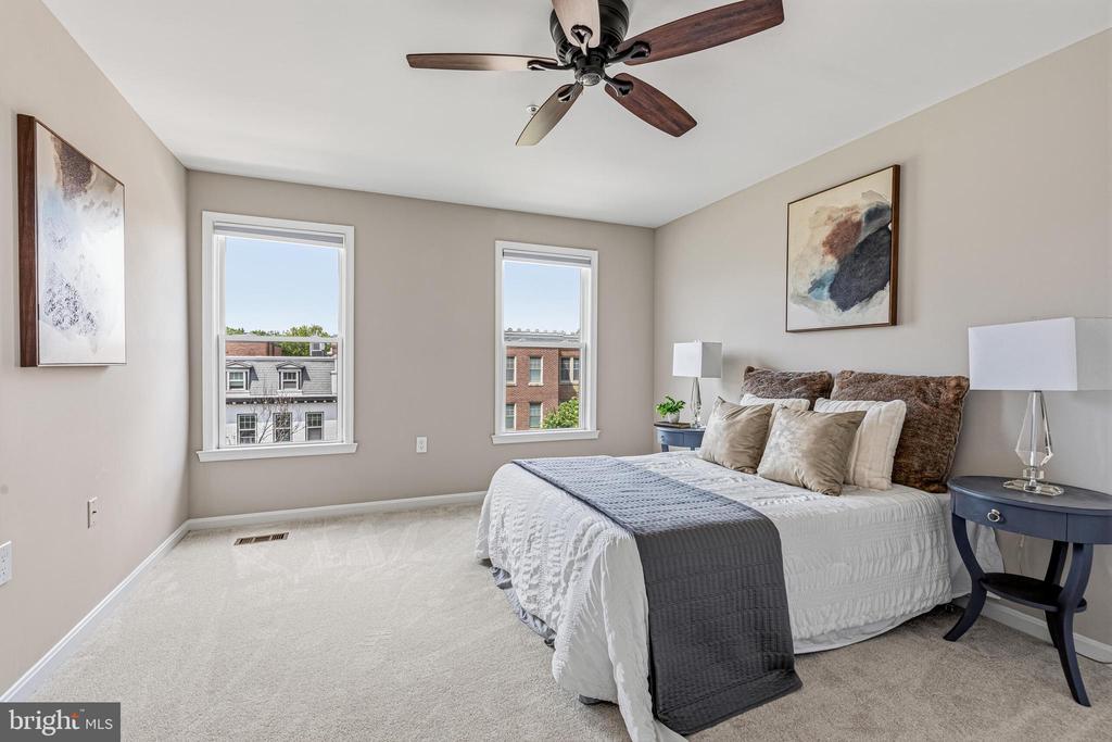 2407 20TH STREET NW Unit: 1096
