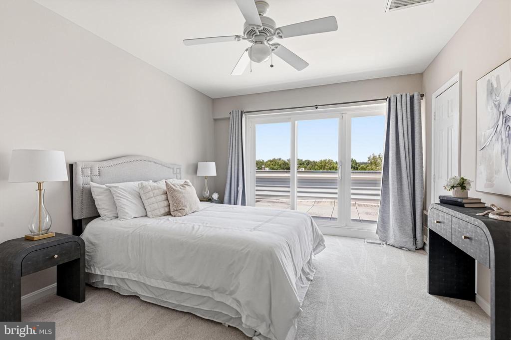 2407 20TH STREET NW Unit: 1096
