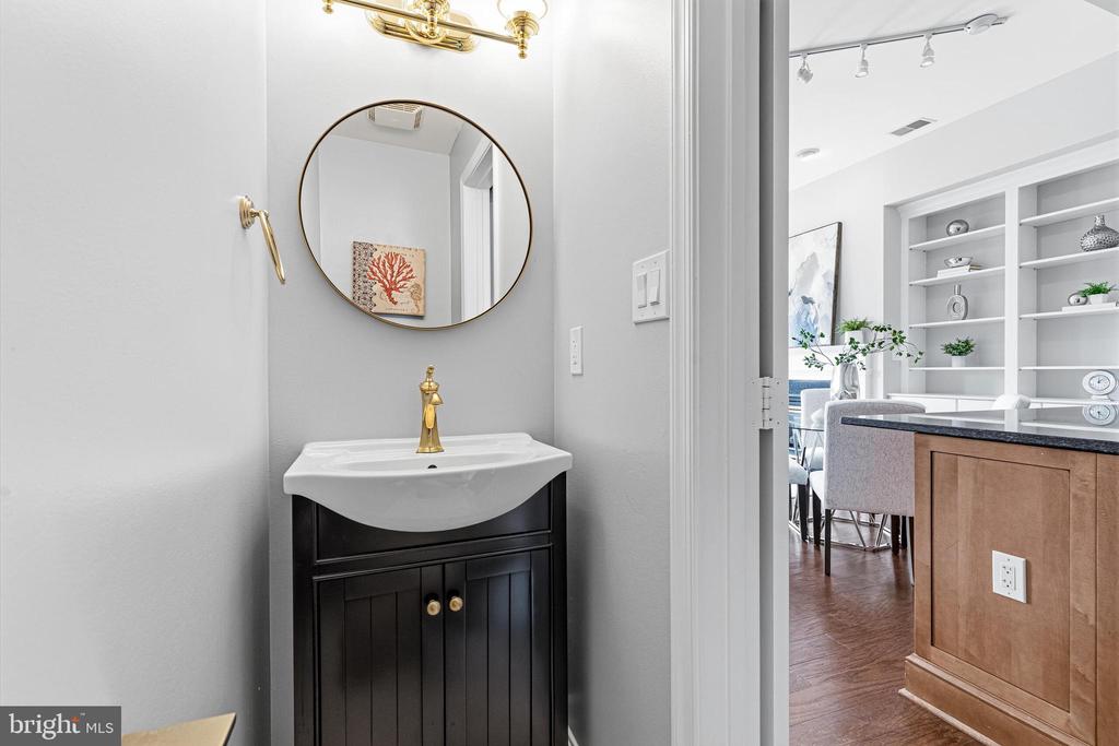 2407 20TH STREET NW Unit: 1096