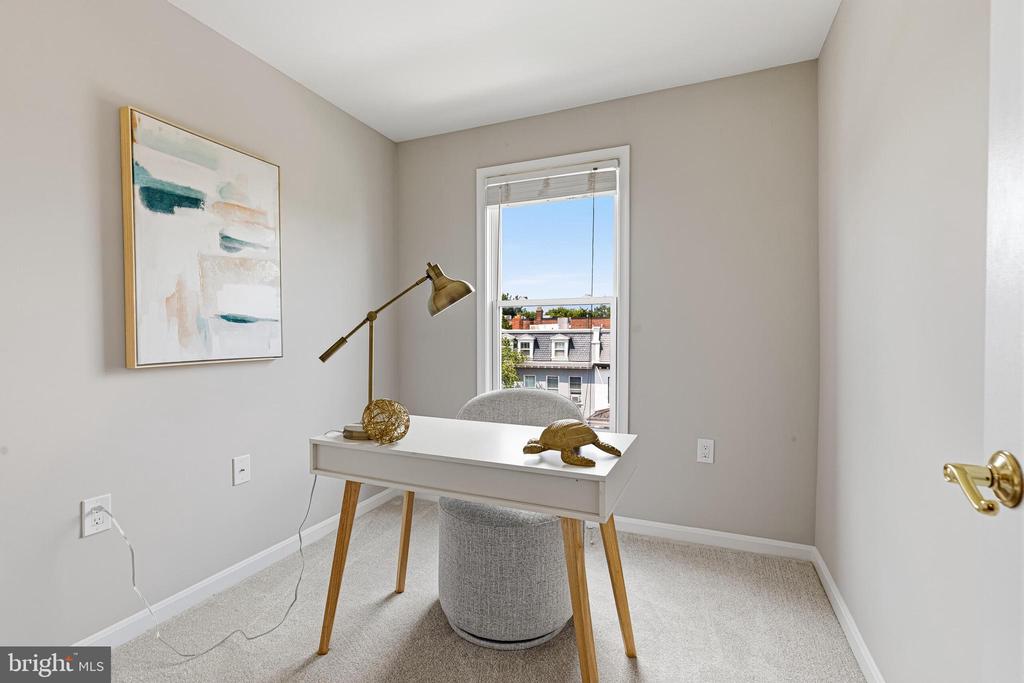 2407 20TH STREET NW Unit: 1096