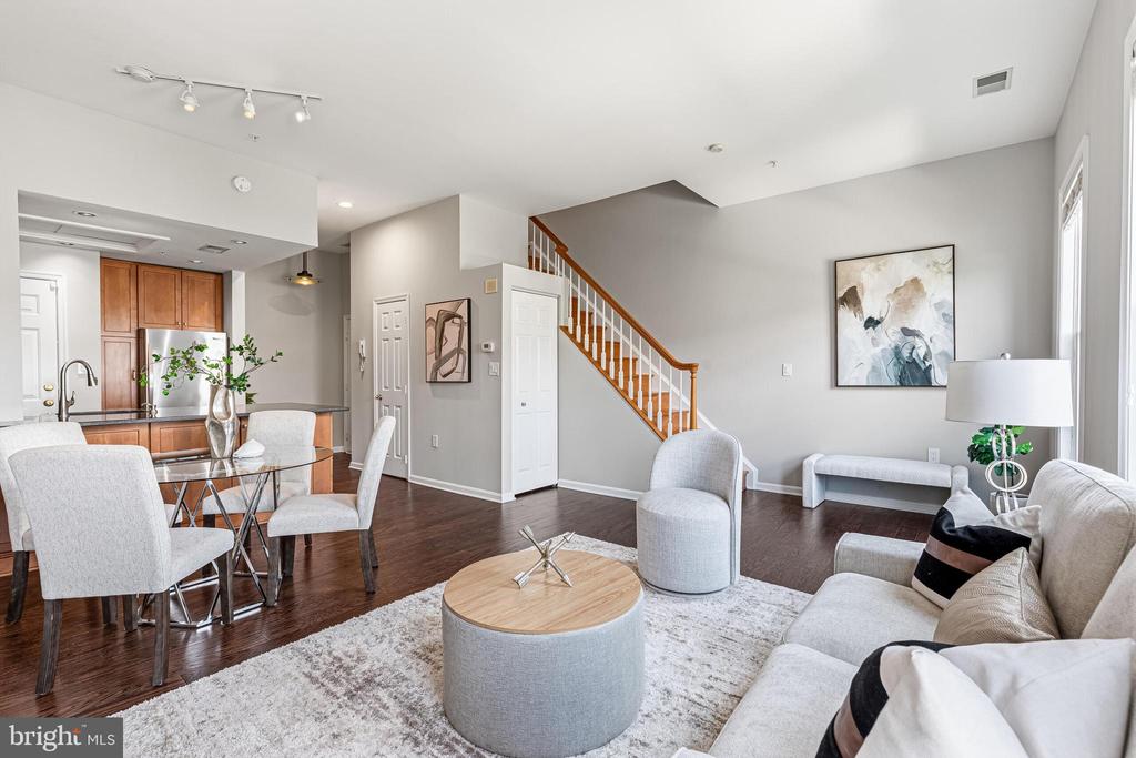 2407 20TH STREET NW Unit: 1096