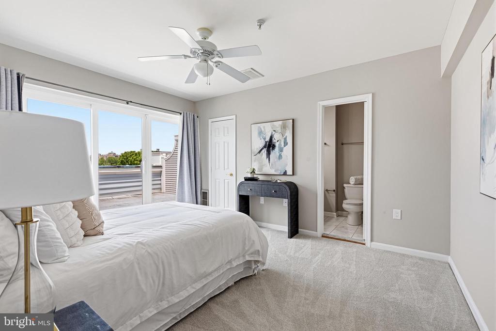 2407 20TH STREET NW Unit: 1096