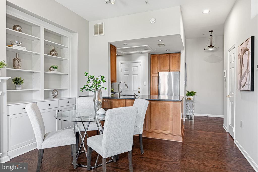 2407 20TH STREET NW Unit: 1096