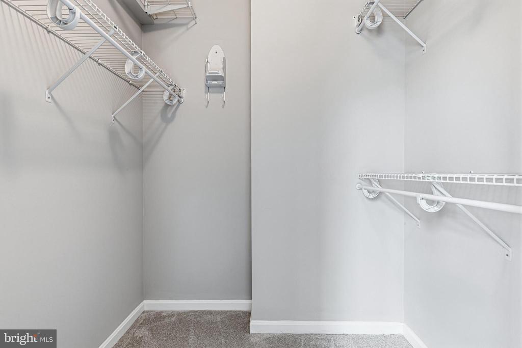 2407 20TH STREET NW Unit: 1096