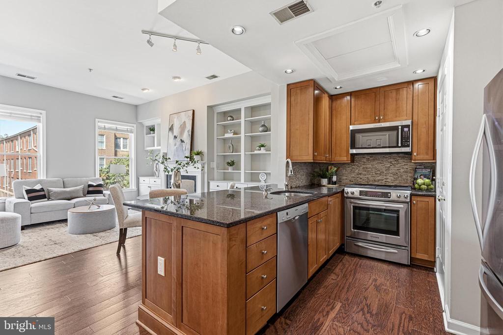 2407 20TH STREET NW Unit: 1096