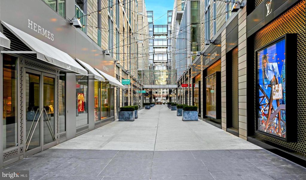 920 I STREET NW Unit: 812