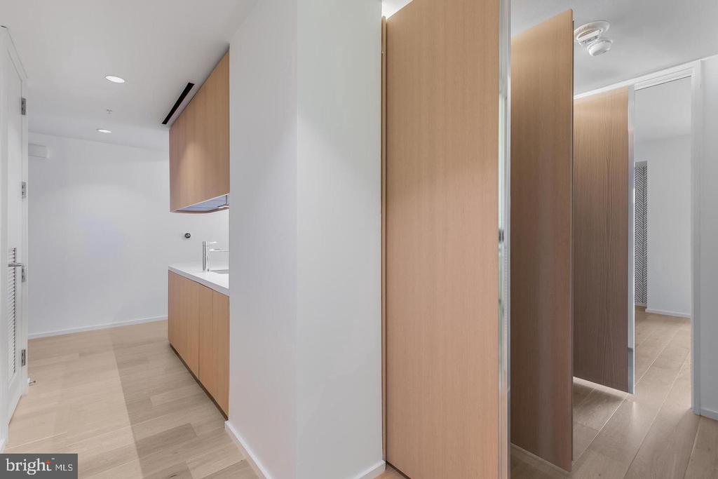920 I STREET NW Unit: 812