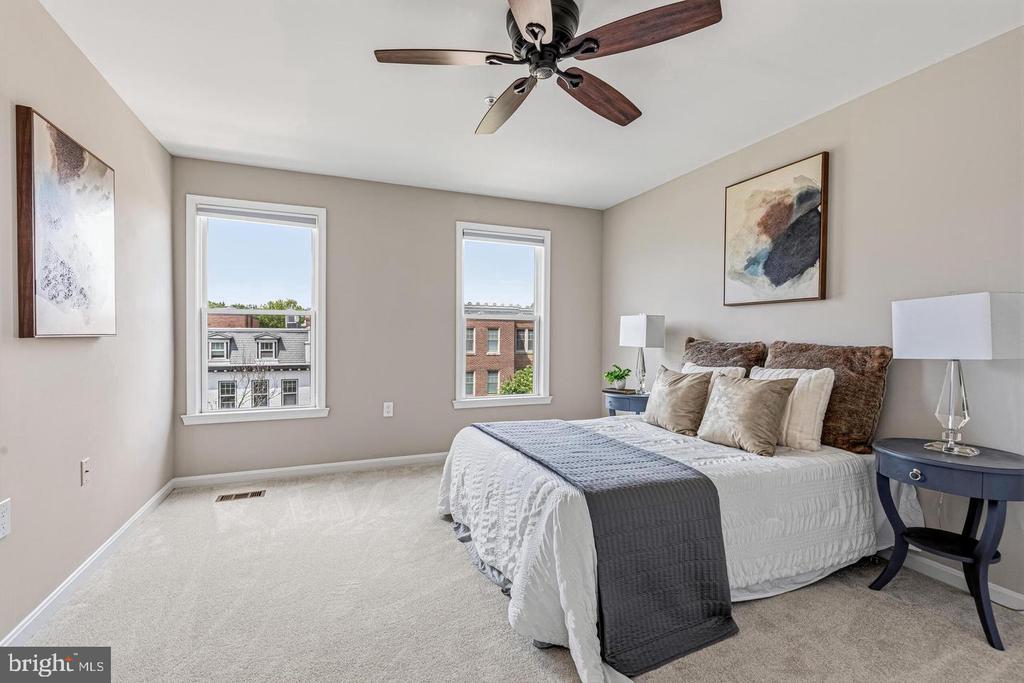 2407 20TH STREET NW Unit: 1096