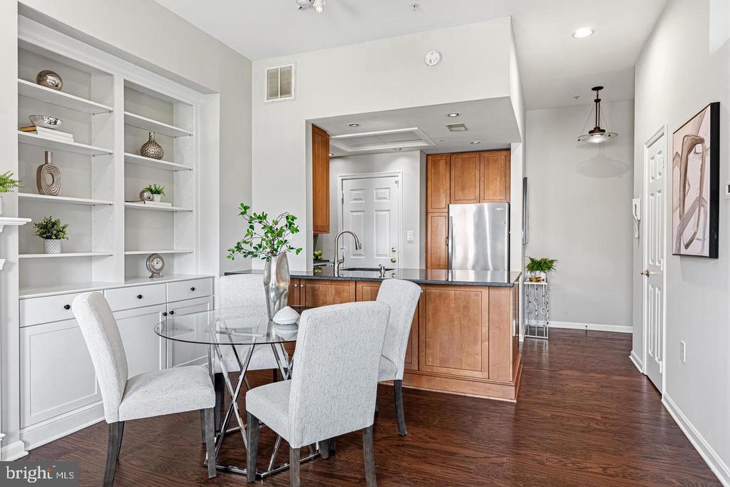 2407 20TH STREET NW Unit: 1096