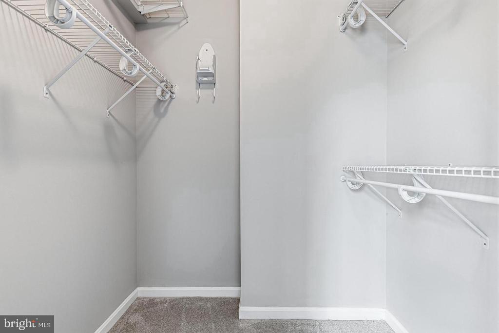 2407 20TH STREET NW Unit: 1096