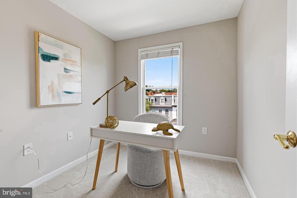2407 20TH STREET NW Unit: 1096