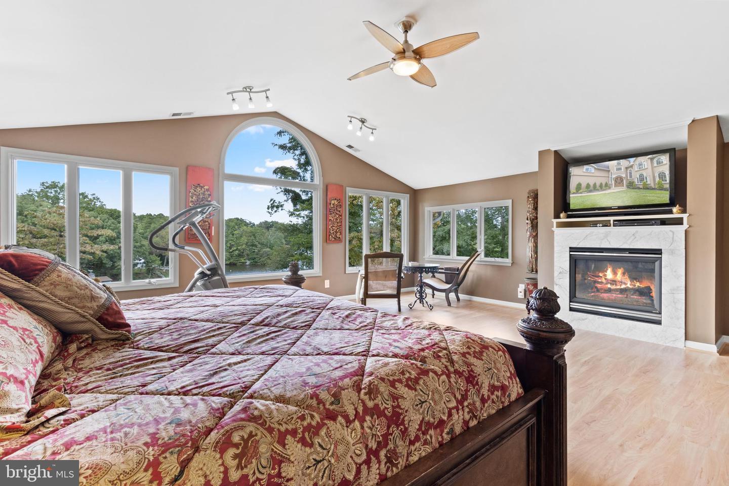 144 ARUNDEL BEACH ROAD