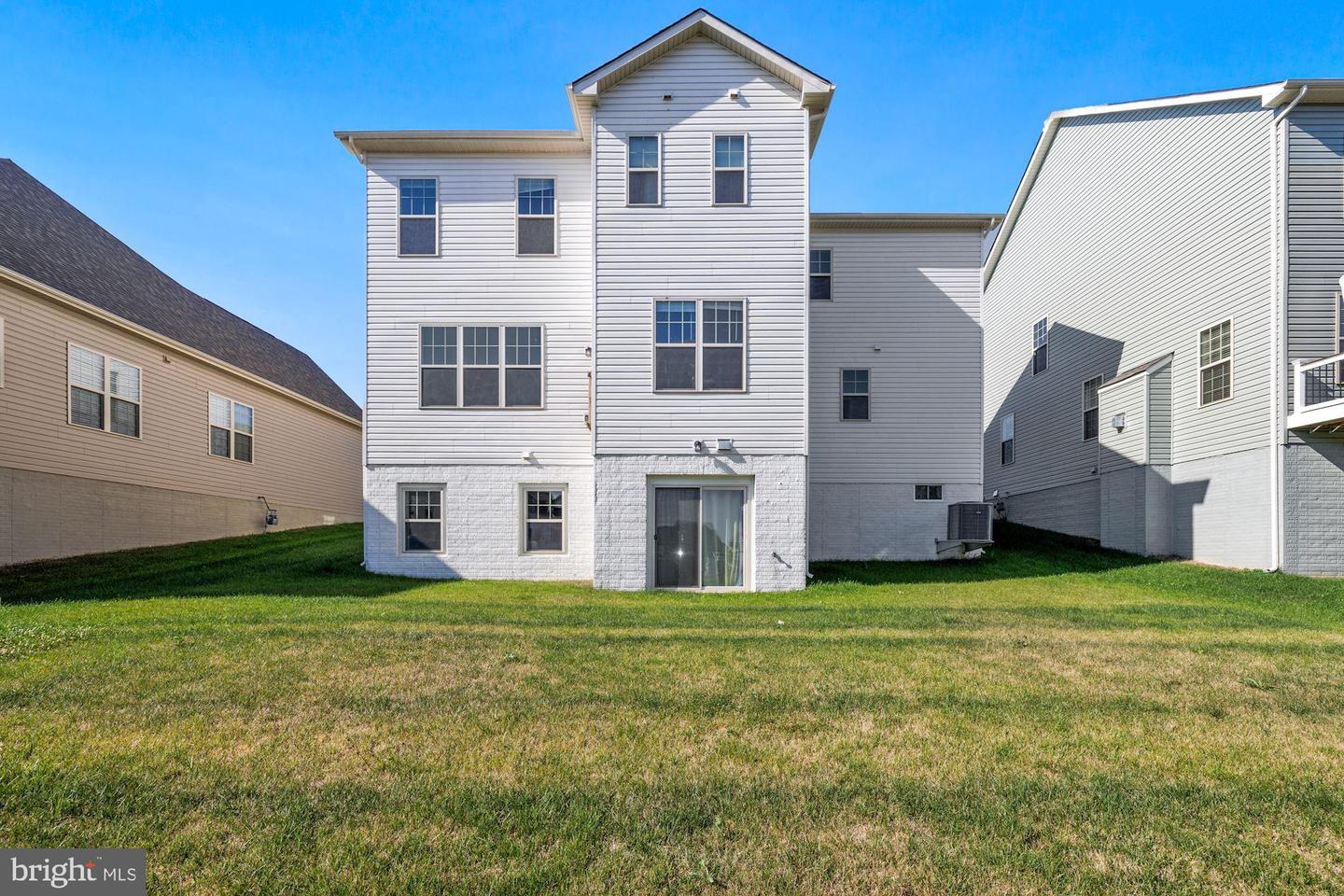10796 PATHWAY LANE