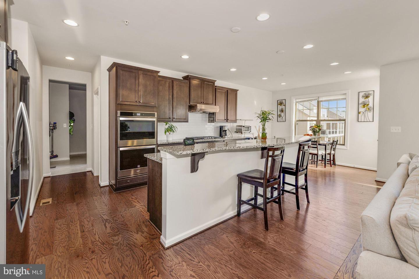 10796 PATHWAY LANE