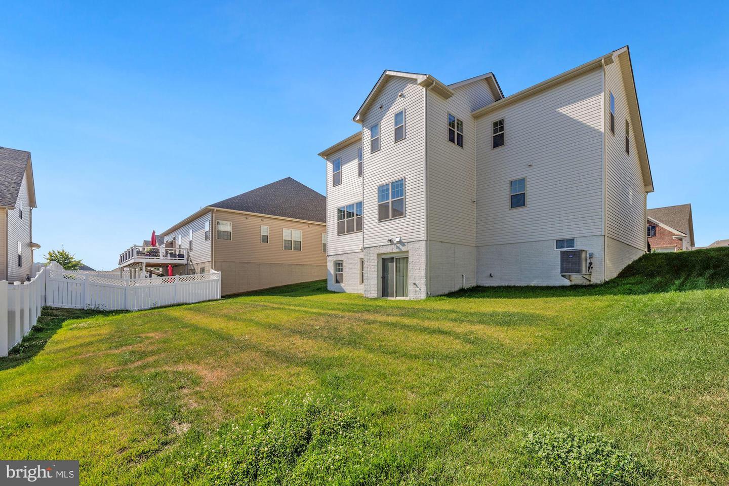 10796 PATHWAY LANE