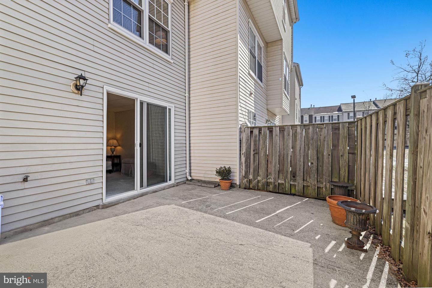 818 IVY LEAGUE LANE