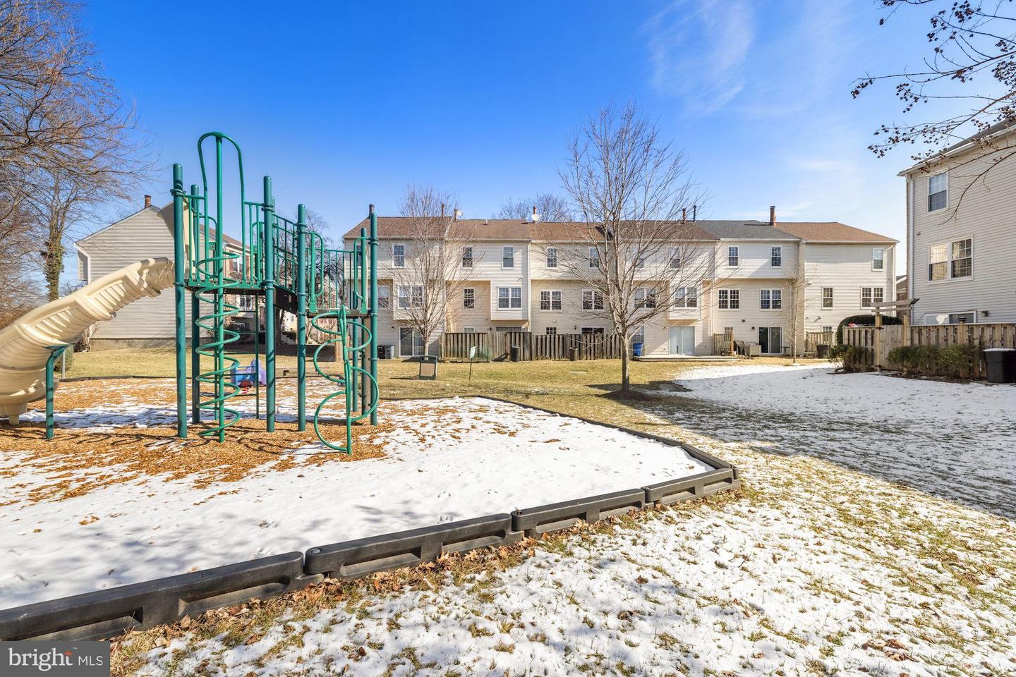 818 IVY LEAGUE LANE