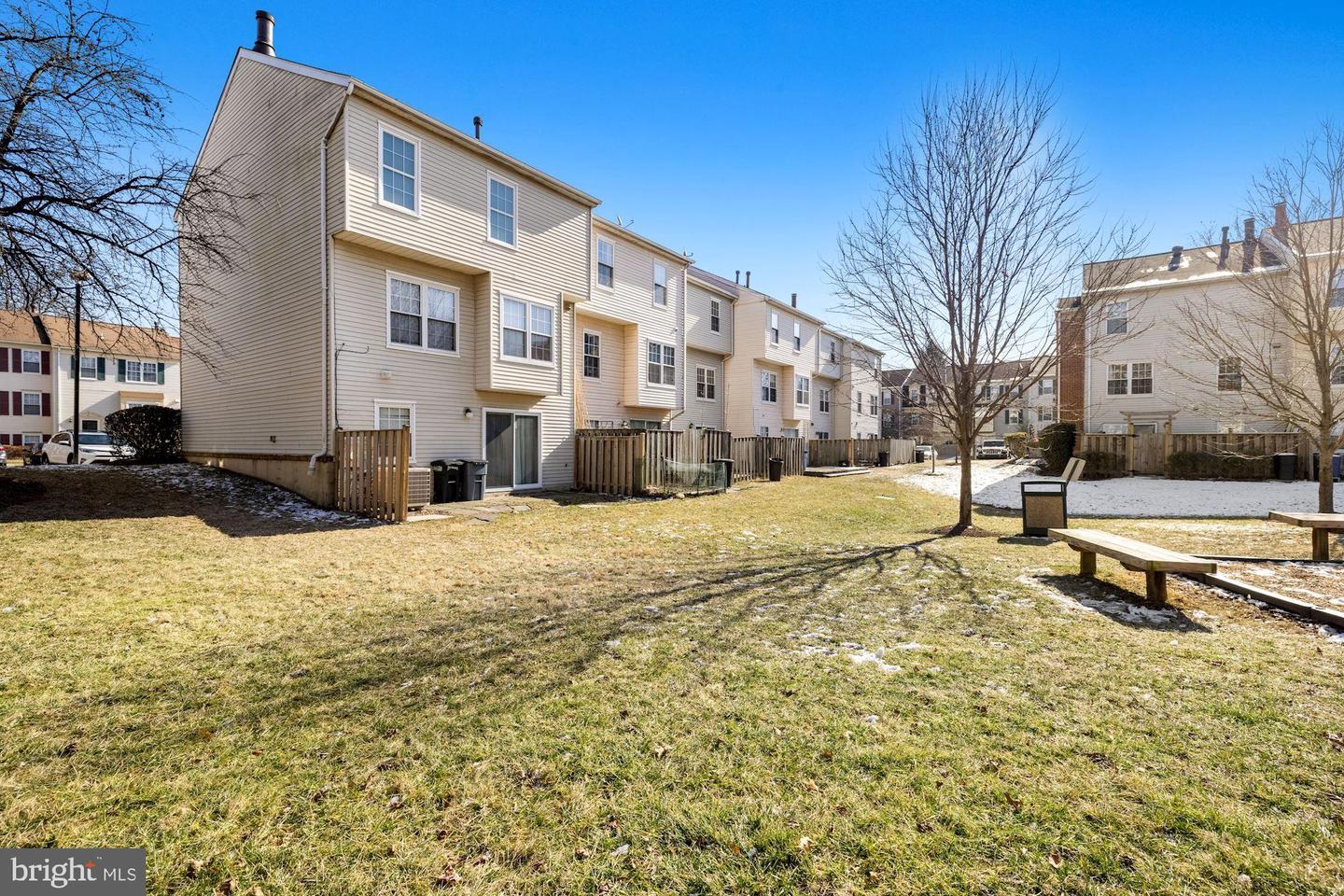 818 IVY LEAGUE LANE