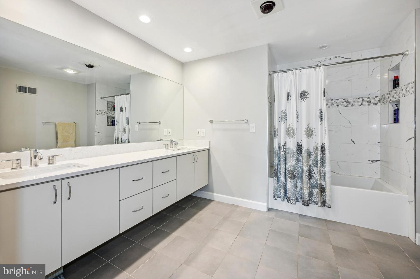 11032 WICKSHIRE WAY Unit: B-2