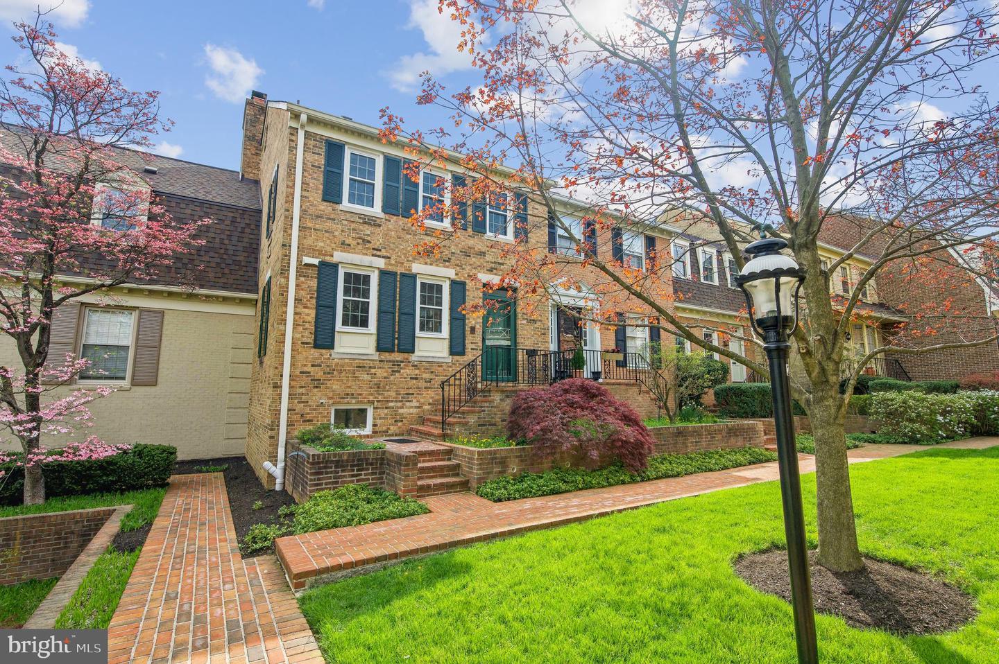 11032 WICKSHIRE WAY Unit: B-2