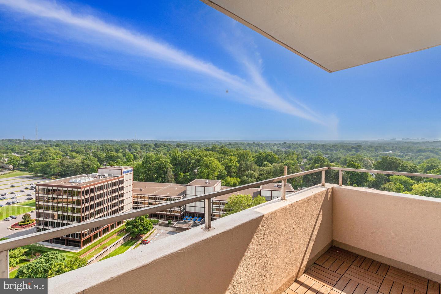4515 WILLARD AVENUE Unit: 2308S
