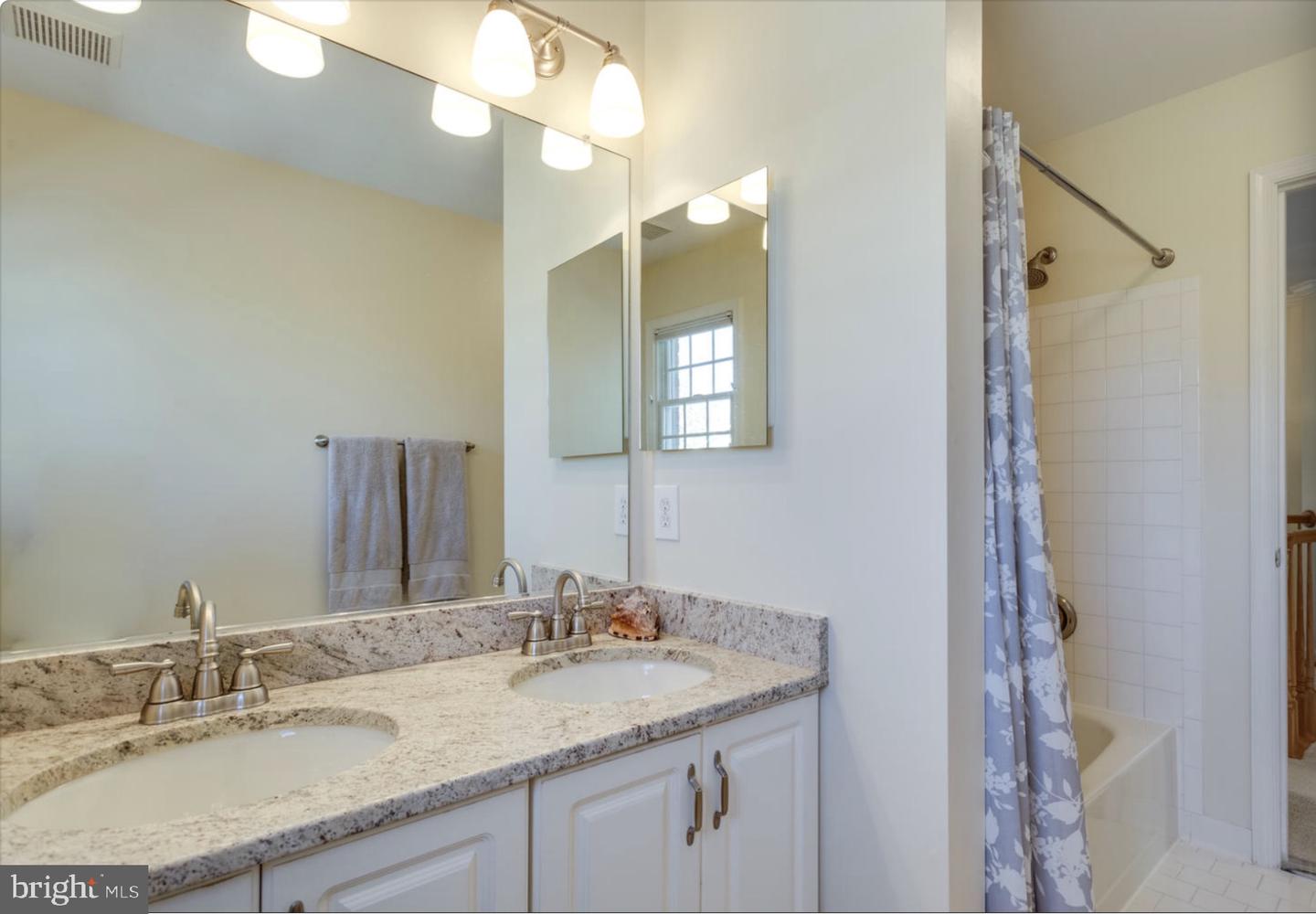 3009 WINDY KNOLL COURT