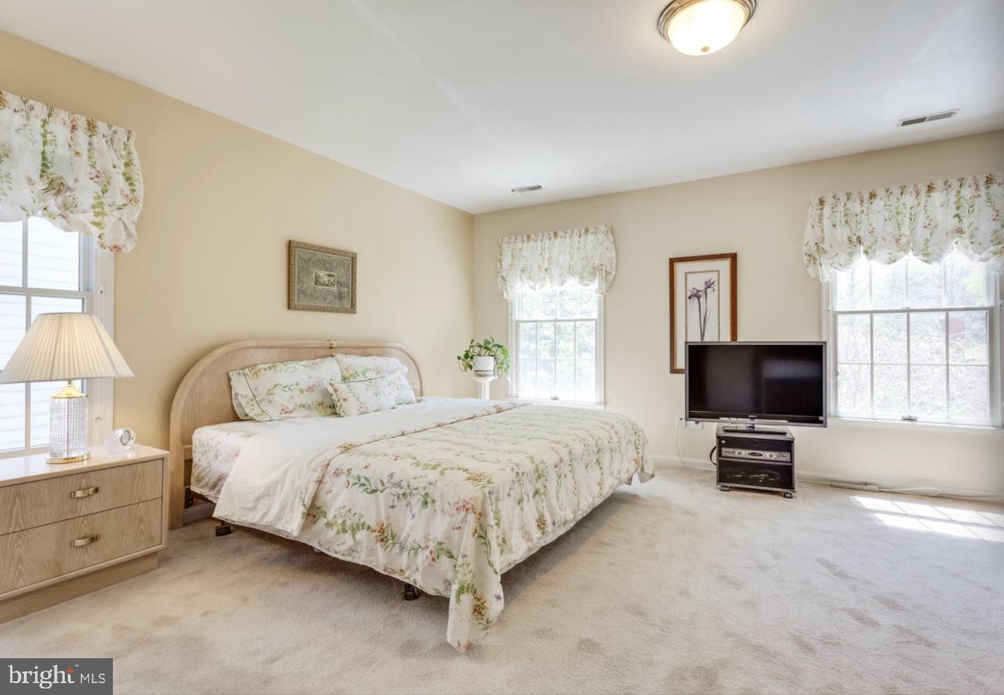 3009 WINDY KNOLL COURT