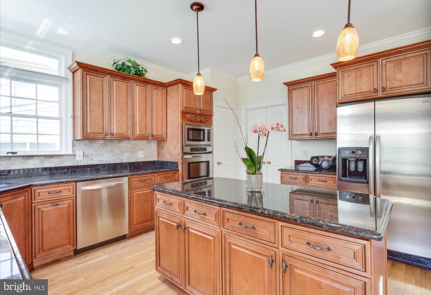 3009 WINDY KNOLL COURT