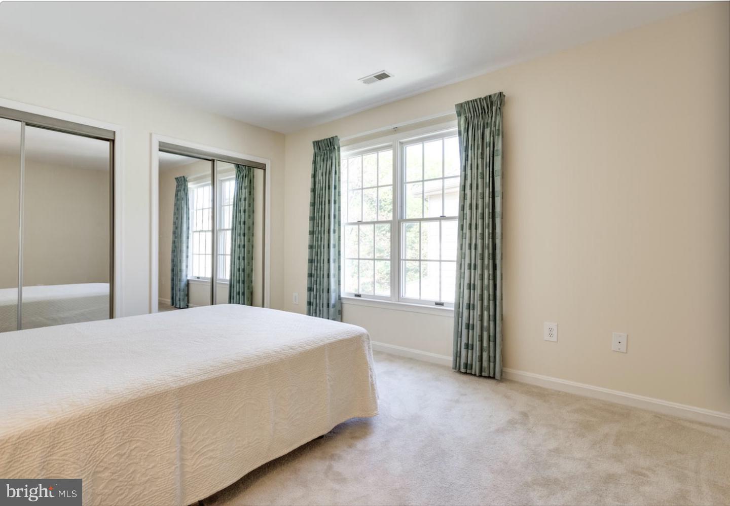 3009 WINDY KNOLL COURT